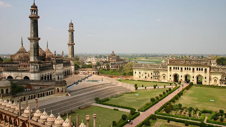 Popular-market-in-lucknow