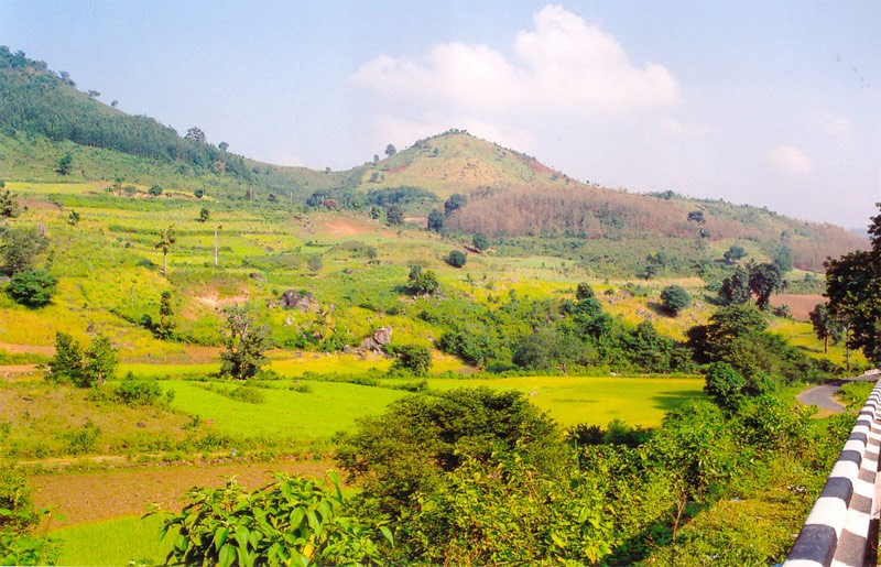 Winding-Roads-Amidst-Valleys