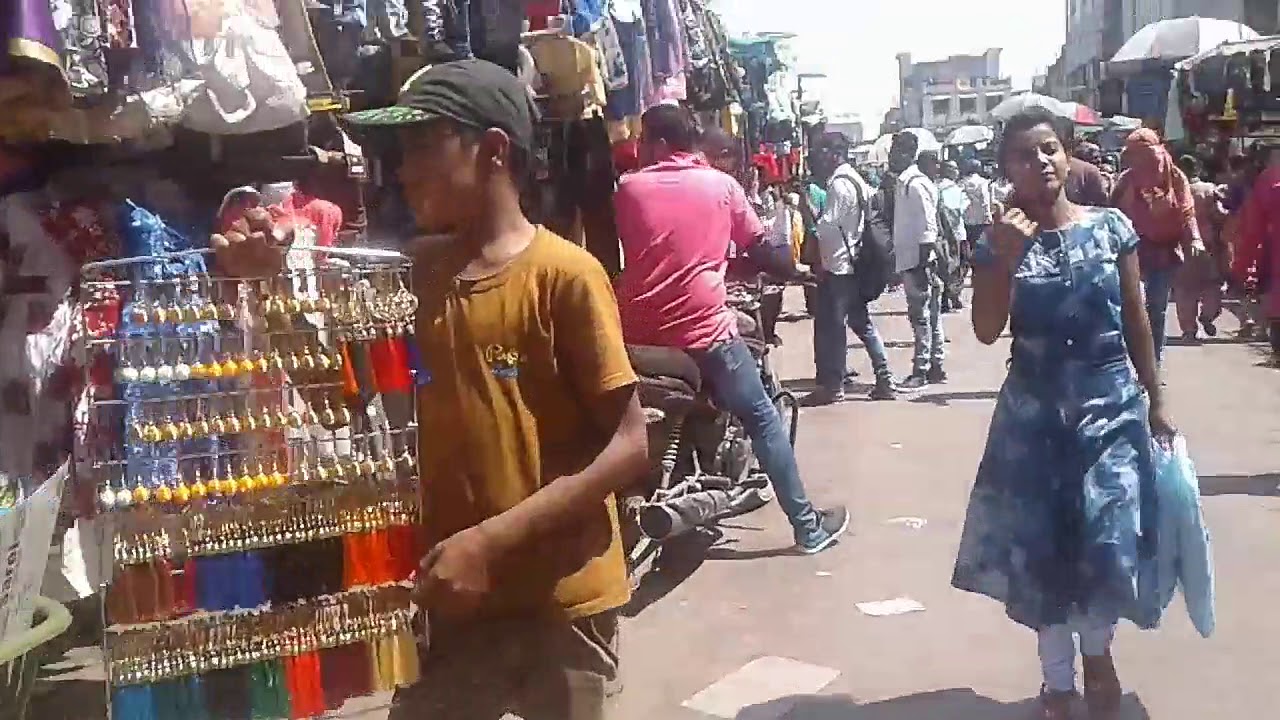 Lal-Darwaja-Market-ahmedabad