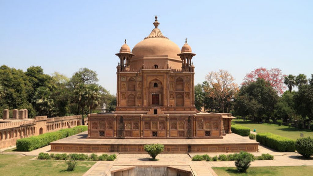 Khusro-Bagh