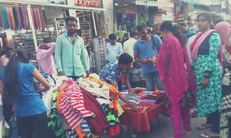 Dharampeth-Shopping